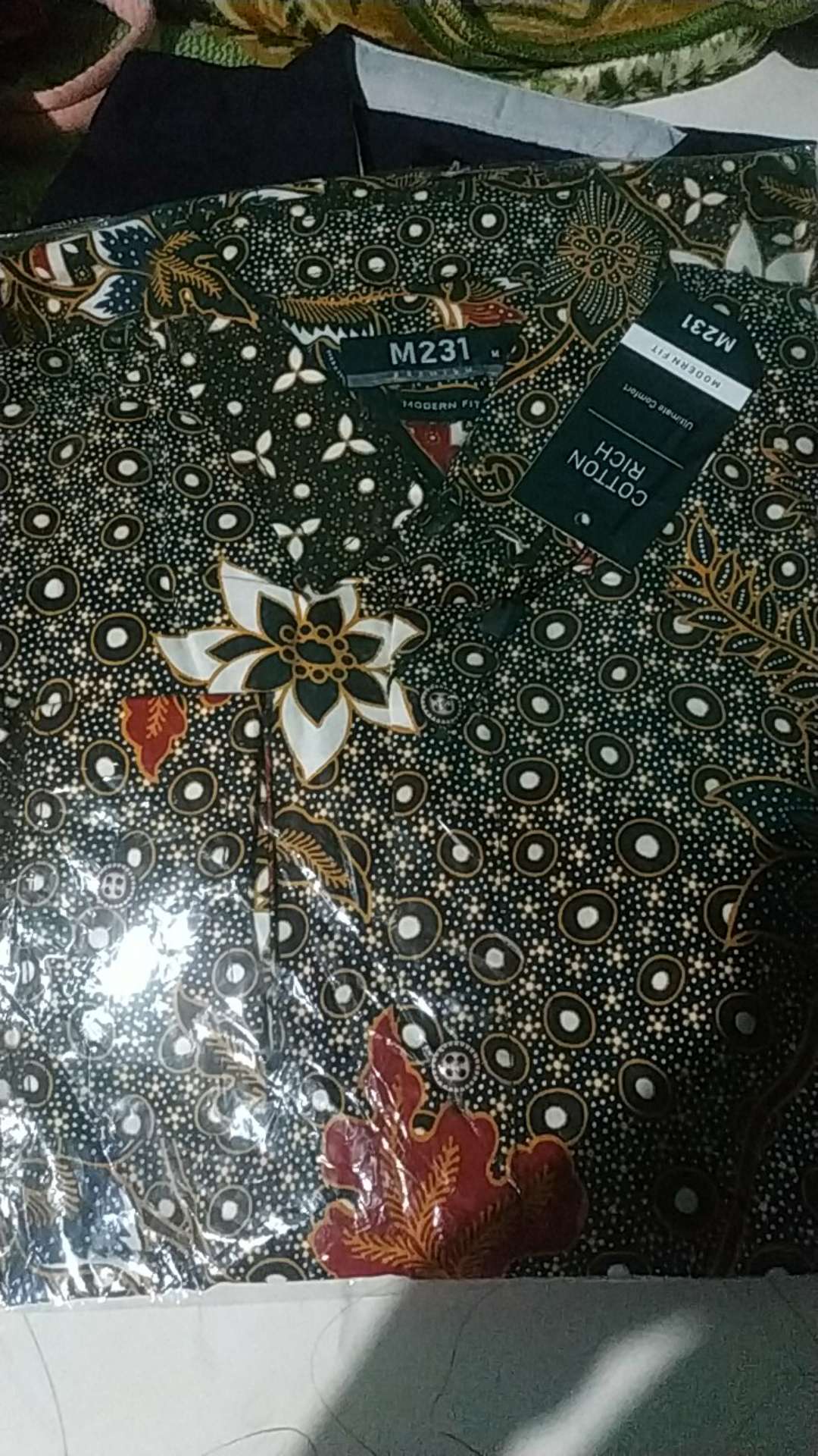 M231 Kemeja Pria Batik Panjang Hitam 1492a