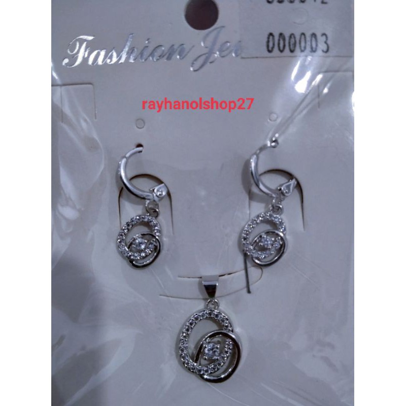 SET PERHIASAN WANITA DEWASA ANTING FLUS LIONTIN TITANIUM ANTI LUNTUR