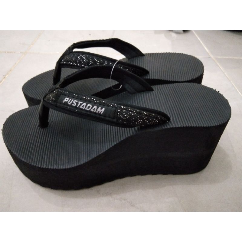Sandal wedges warna hitam tinggi  7 cm