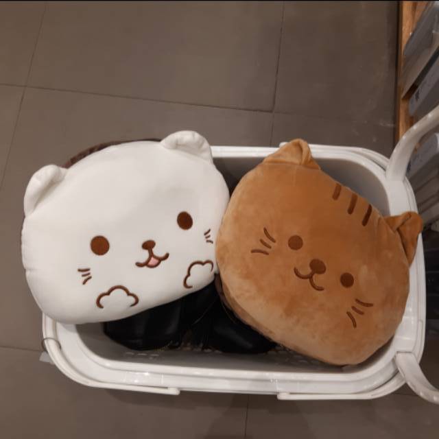 Boneka kucing miniso