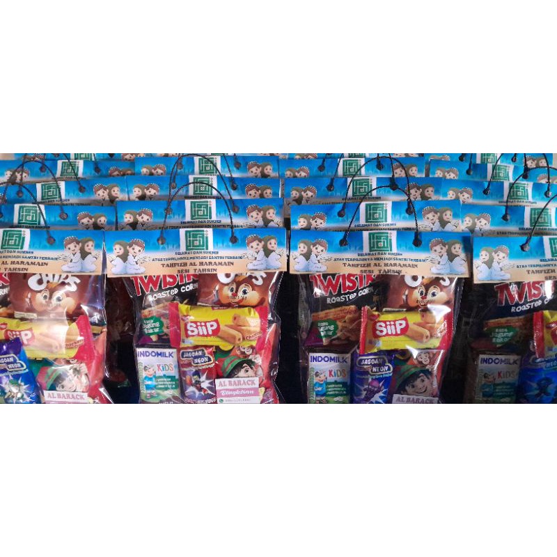 

bingkisan snack semua acara,bingkisan ulang tahun(minimal 30 bungkus)