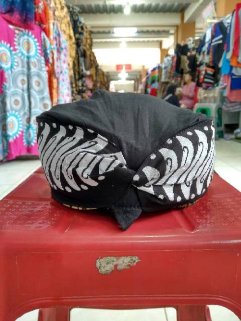 Iket banyuwangi jadi //iket sunda motif banyuwangi// iket banyuwangi// totopong//topi