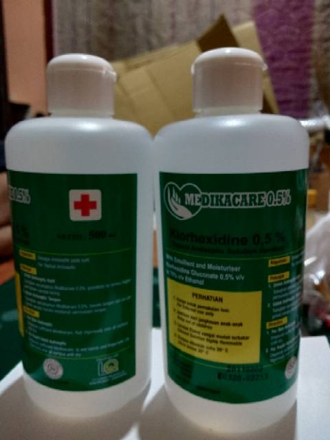 Hand Sanitizer Medikacare 500 ML Klorhexidine 0,5% Antiseptic Handrub sebagai Antiseptic kulit