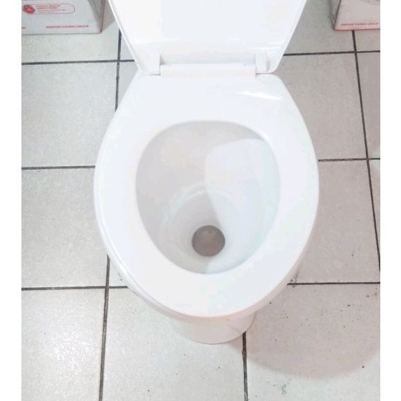 Kloset Duduk Siram Manual