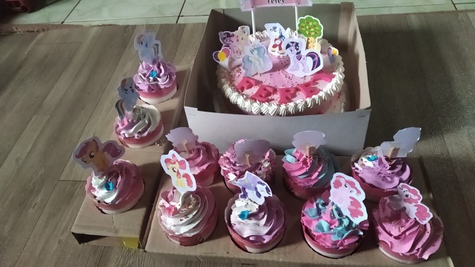 Cup Muffin Besar 60mm [per 25pcs]