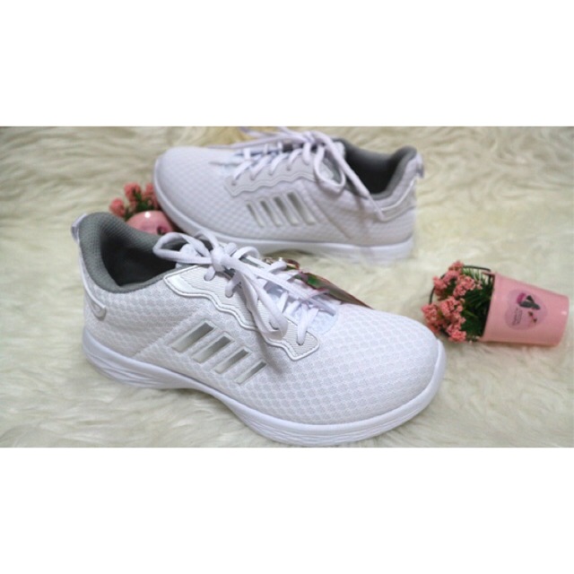 Sepatu Sneakers wanita ATT