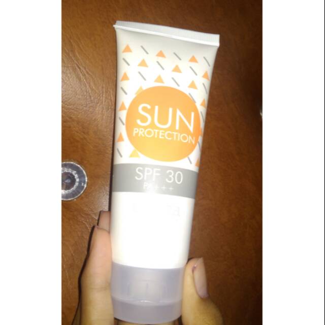 Emina sun protection spf 30/ emina sunblock/sunbock emina/emina sunprotection/