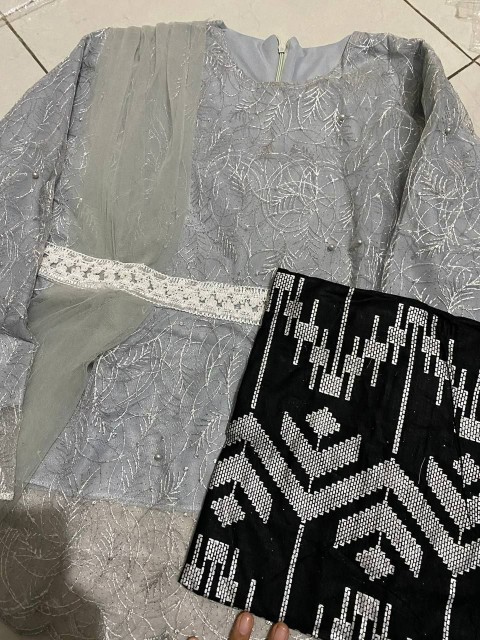 Batik Couple Kebaya Set Karina Series Tunangan Lamaran Wisuda Kondangan Kekinian 2021