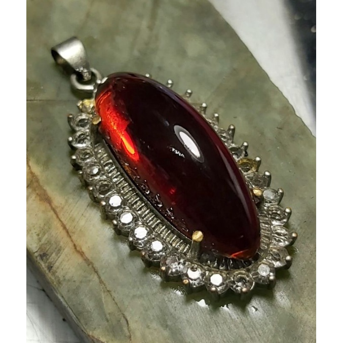 Liontin Merah Siam 01