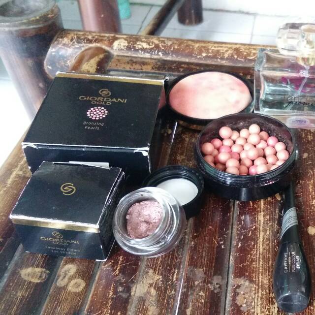 Giordani gold bronzing pearl. eyeshadow & eyeliner