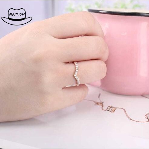 Cincin Korea Emas Berlian Bentuk V Cincin Titanium Wanita Gold Ring Jewelry ANTOP