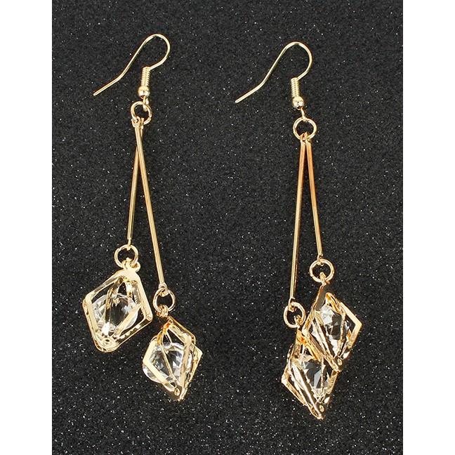 LRC Anting Gantung Fashion Golden Alloy Diamond Long Geometric Earrings K44455