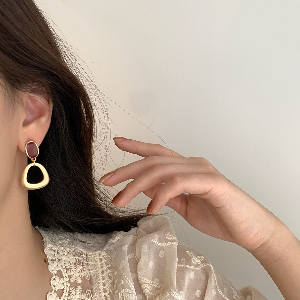 Anting Stud Warna Kontras Untuk Wanita