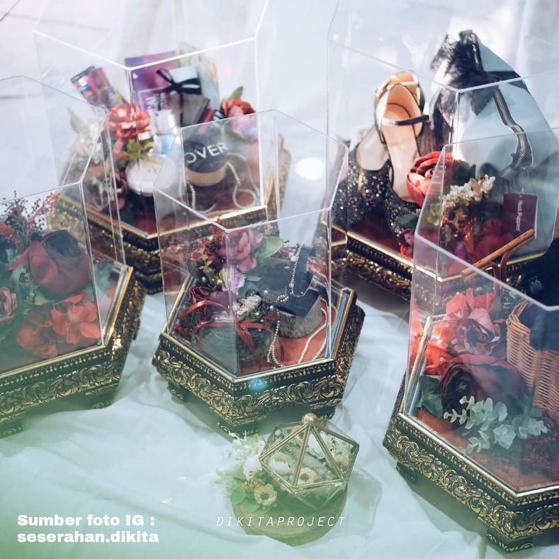 KOTAK BAKI BOX HANTARAN SESERAHAN UKIR HEXAGONAL DENGAN KAKI