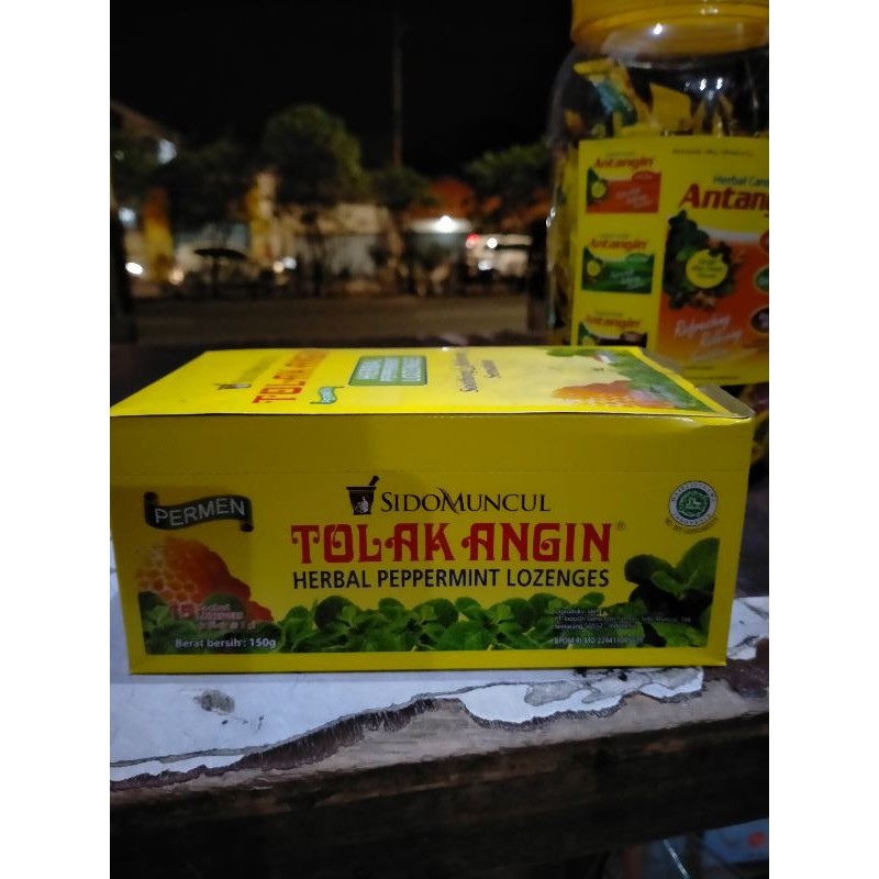 Permen tolak angin box, berat bersih 150gr.