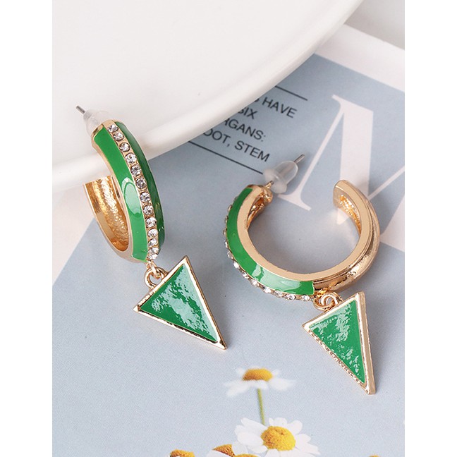 LRC Anting Tusuk Fashion Triangle Diamond Earrings D52047