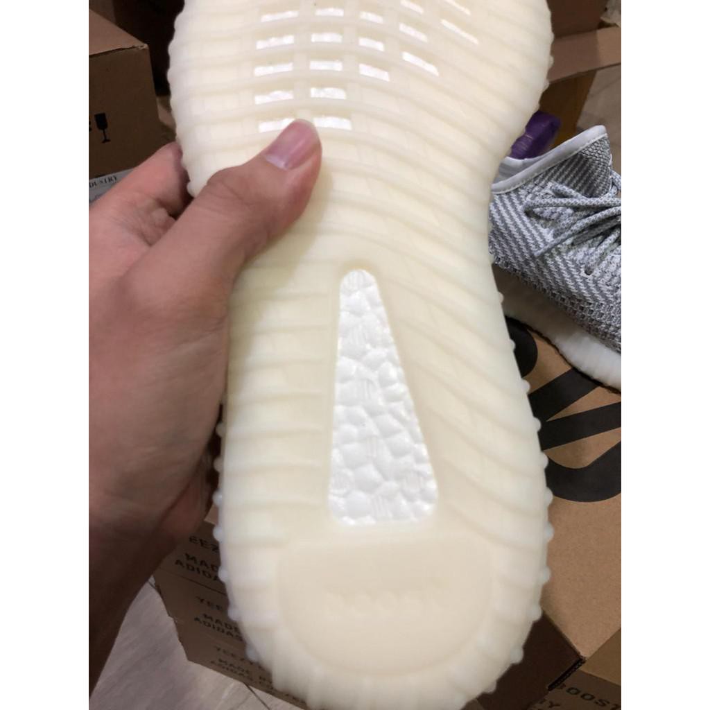 YEZZY 350 V2 STATIC, REAL PIC. MADE IN CHINA