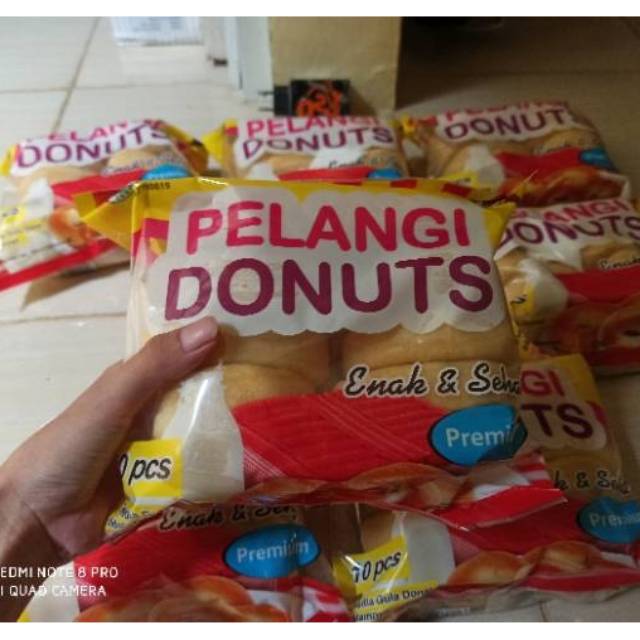 

Donat Pelangi Donuts Kentang Jumbo isi 10pcs