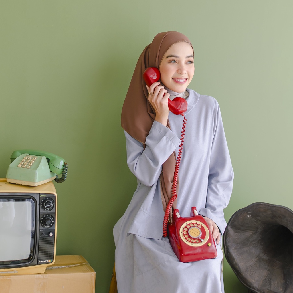 Lozy Hijab - Embroidery Signature Shawl Series 2 ( Pashmina Bordir Lozy x Hamidah )-Walnut