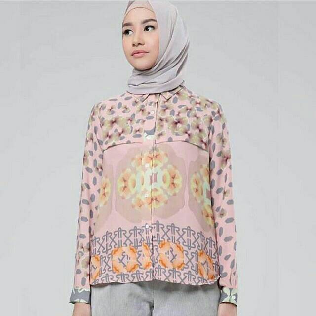 Abbey Top Ria Miranda