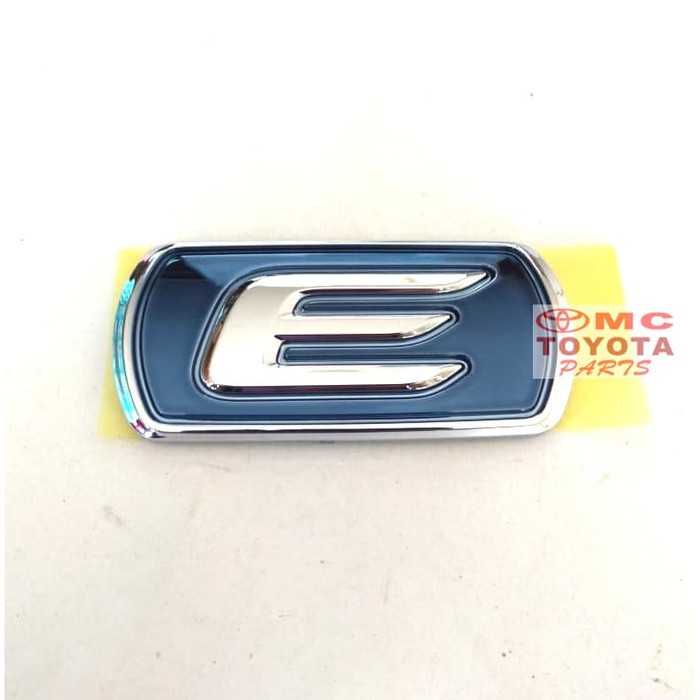 Emblem Logo Toyota Avanza 75444-BZ330