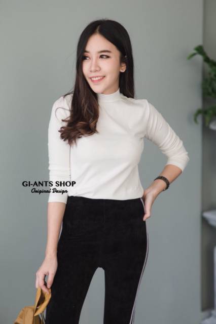 Kaos Giants Studio Turtle Neck Lengan Panjang (BJGB49)