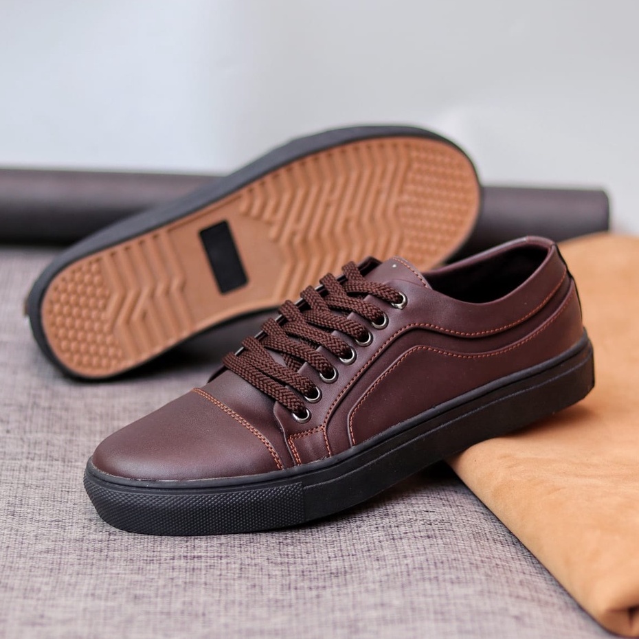 MOLK Sepatu Kasual Sneakers Pria Hitam Tali Trendy Kekinian Simple Murah Anti Slip