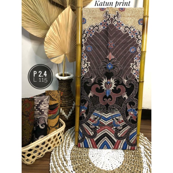 kain batik katun motif kluwer dasar hitam
