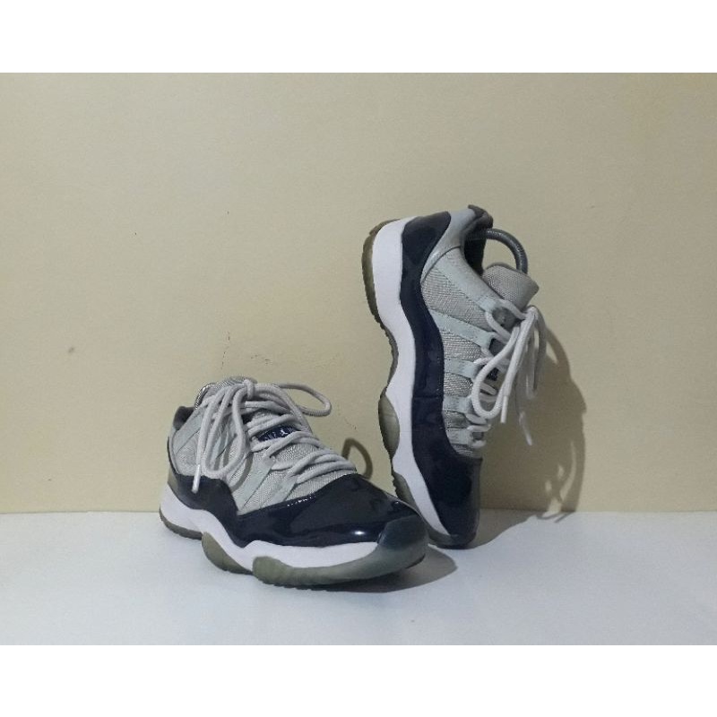 Sepatu Nike Air Jordan 11 Retro Low Georgetown Second Original Preloved