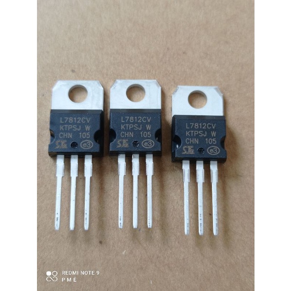 TRANSISTOR IC REGULATOR L 7812. 1PCS