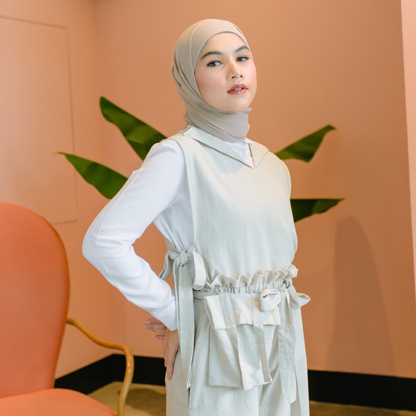Lozy Hijab - Kumi Vest (Atasan Rompi Linen Wanita)