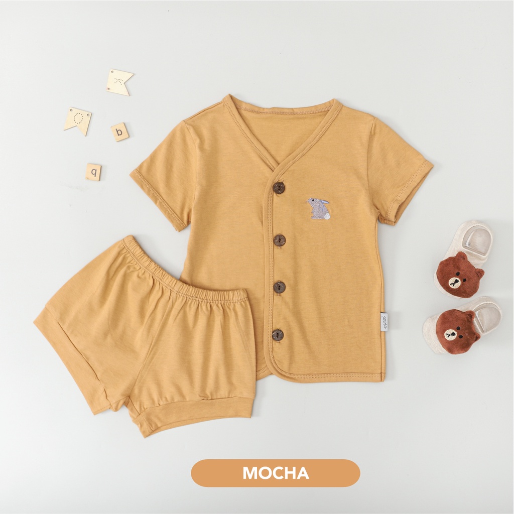 Mooi Setelan Pendek Bayi Short Button Set-MOCHA