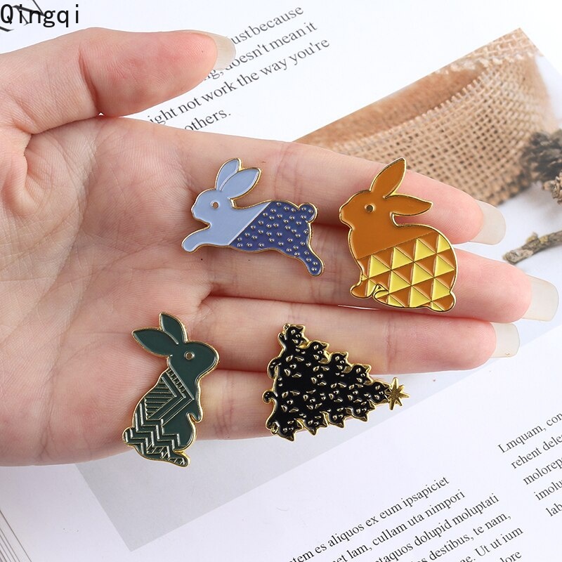 Bros Pin Enamel Bentuk Kartun Hewan Kelinci Untuk Anak