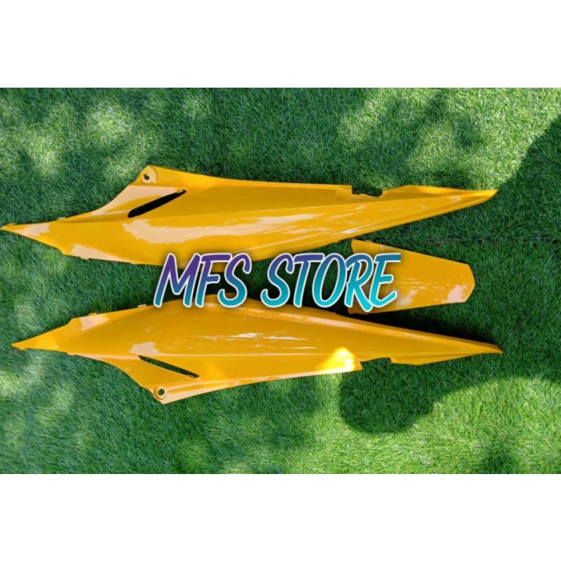 BODY BELAKANG REVO LAMA / REVO LANCIP KUNING