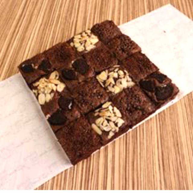 

Mix slices brownies