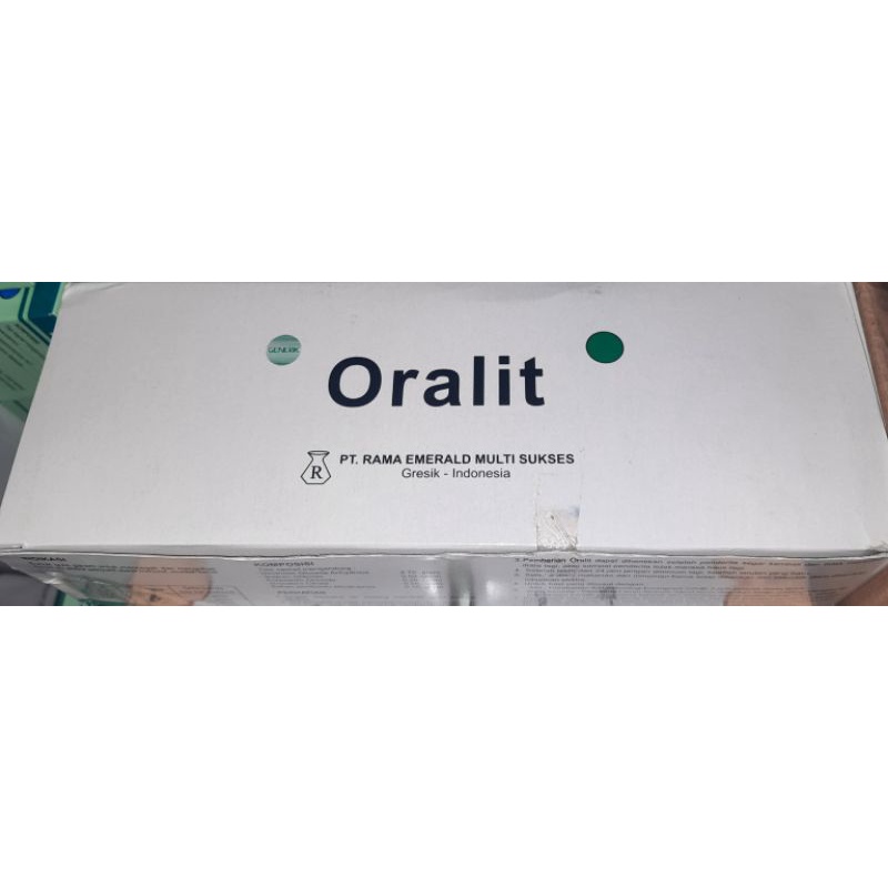 Oralit Box Isi 100