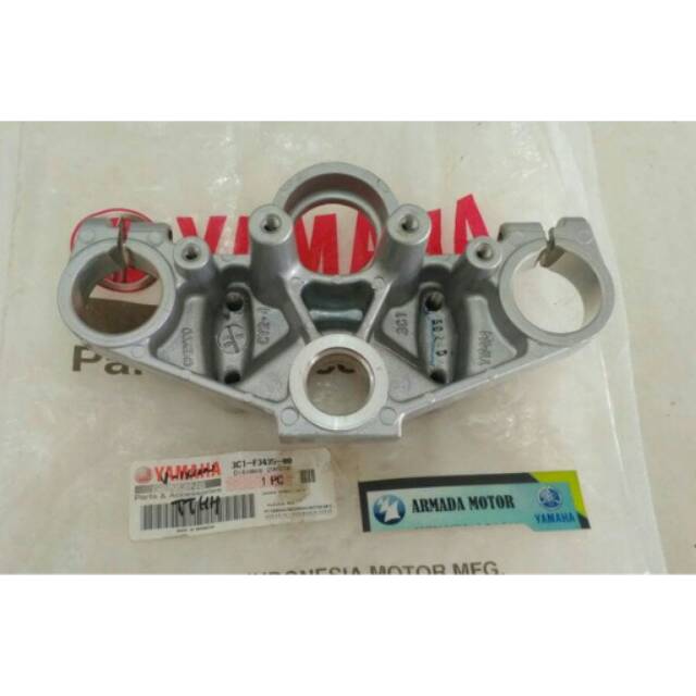 Crown Handle /Segitiga Stang Atas Vixion Old ORI Yamaha