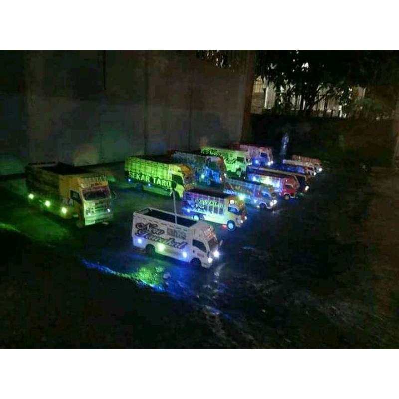 mobil truk oleng fuso bisa pasang stiker foto anak