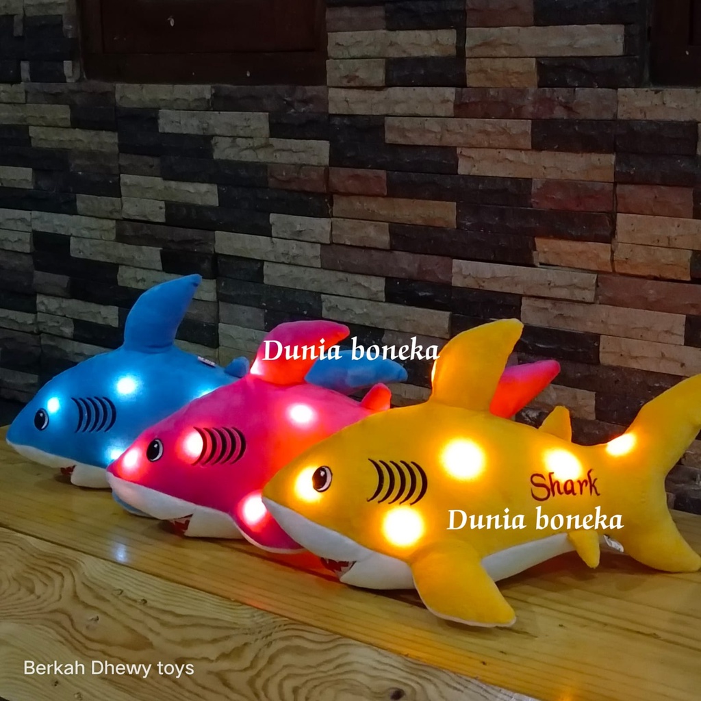 Boneka hiu shark jumbo ukuran 35 CM lengkap dengan lampu (LED)