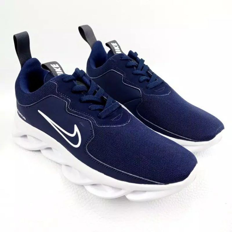 sepatu snakers pria.