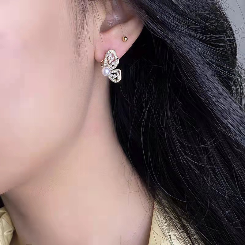 Anting Kupu-Kupu Mutiara Berlian Berkilau Tiga Dimensi Aksesoris fashion Korea Wanita