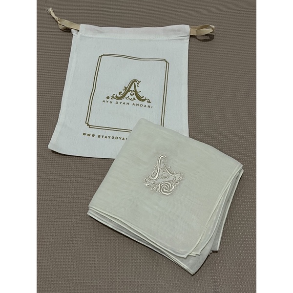 Plain paris by ayu dyah andari