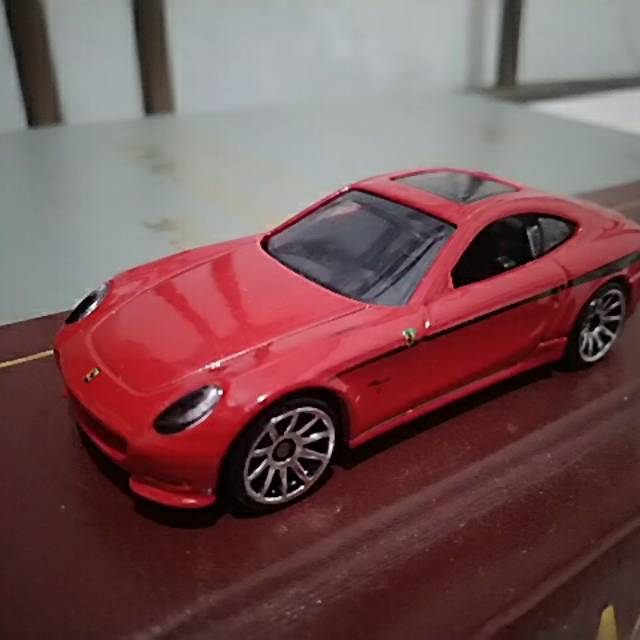 Hot wheels ferrari 612 scaglietti red