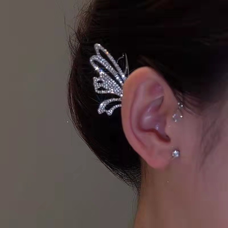 Anting Klip Tanpa Tindik Desain Kupu-Kupu Tiga Dimensi Bahan Zirkon Untuk Wanita