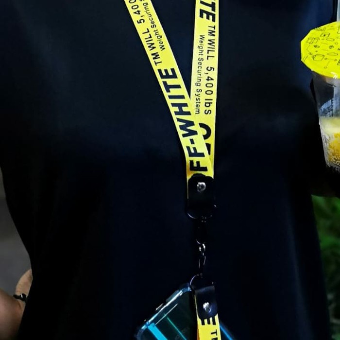 

Nikmati Lanyard Hp/Tali Name Tag/Kalung Id Card/Card Holder Off White Yellow Terlaris