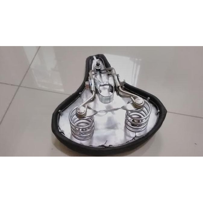 SADEL / JOK PAKAI PER MINI PELAT BESI MEREK EVB