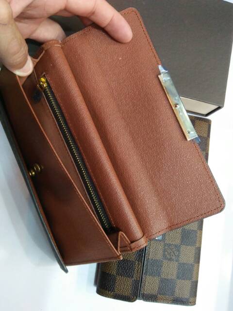 Dompet LV 61091