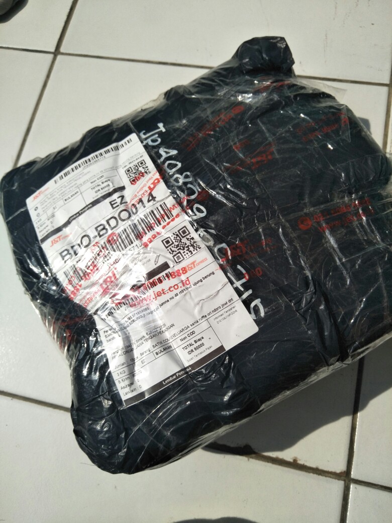 Batik Couple Keluarga Sania Ruffle Ori Ndoro Jowi Dnt Motif Mahkota