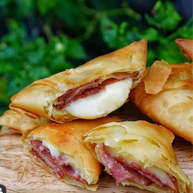 

Sambosa beef mozzarela