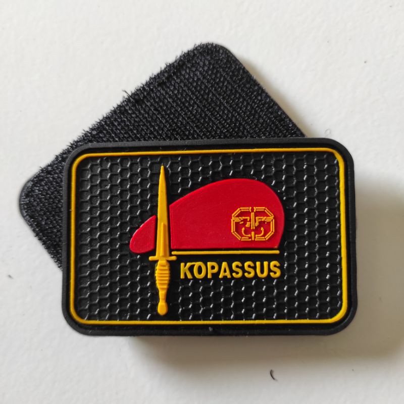 PATCH RUBBER LOGO KOPASSUS BARET MERAH/TEMPELAN EMBLEM KARET VELCRO TNI